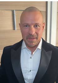 A performance as iconic as the scroll itself. The #RHOSLC Reunion continues 