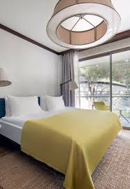 Voyage (englisch)bearbeiten · voy·age, plural: Voyage Hotels Voyage Belek Golf Spa
