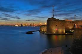 The nearest airport is bari and brindisi. Taranto Die Stadt Der Zwei Meere Trullionline