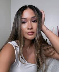 9 Inspirasi Makeup ala Sara Robert, Cocok untuk Kulit Sawo!