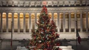 L'albero ed il presepe rimarranno esposti fino alla conclusione del tempo di natale, che coincide con la festa del battesimo del signore, domenica 12 gennaio 2021. Roma Capodanno Ai Fori E Spelacchio Trasloca Da Piazza Venezia A Piazza Del Popolo La Repubblica