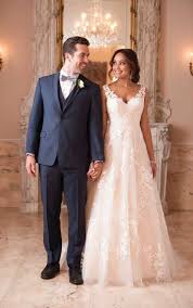 We did not find results for: Brautkleider Aus Spitze Essense Of Australia Brautkleider