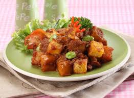 Ada beberapa variasi bumbu sambal goreng, ada yang pakai kemiri, ada yang bumbunya hanya diiris. Resep Sambal Goreng Kentang Dan Petai Enak Makan Pasti Semakin Lahap Dengan Menu Lezat Ini Semua Halaman Sajian Sedap