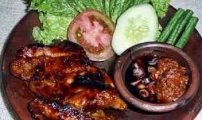 Kemudian tuang minyak ke wajan panas dan masak saus sampai mendidih, jangan lupa tambahkan garam, gula pasir, dan lada. Resep Dan Cara Membuat Ayam Bakar Kecap Manis Yang Lezat Empuk Dan Nikmat Selerasa Com