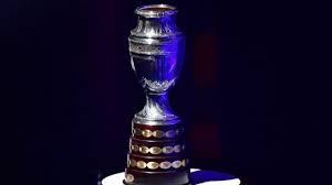 En esa ocasión, el seleccionado colombiano derrotó a los ecuatorianos en la fecha 2 , de la fase de grupos, con una solitaria anotación de víctor hugo aristizábal. B0dlnr 885hjum