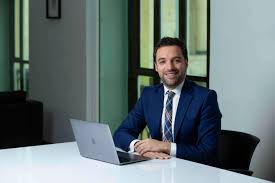 Luis ernesto gómez, secretario de gobierno de bogotá, asumió este viernes 1 de enero como alcalde encargado de la ciudad. Conozca A Luis Ernesto Gomez El Alcalde Encargado De Bogota