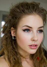 If You Can Rock A Medusa Piercing The Upper Lip One You 39 Ve Got Something Special Going On Xd Facial Piercings Nose Piercing Piercing