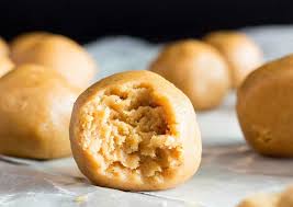 Ces Boules D Energie Au Beurre D Arachide Sont Super Facile A Faire Recipe Snack Recipes Food Snacks