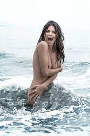 Kendall Jenner Nude Magazine Photoshoot Leaked - Influencers GoneWild