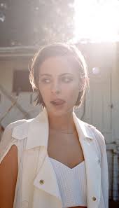 Pin By Jimmie Gee On Gurls Short Hair Styles Willa Holland Thea Queen