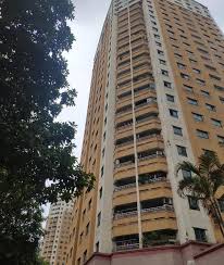 Cụ thể, chiều cùng ngày, người dân tại khu vực tòa chung cư 60b nguyễn huy tưởng, phường thanh xuân trung hoảng hốt khi phát hiện một bé n.p.h (3 tuổi) treo qua lan can căn hộ ở tầng 12a để ra phía ngoài. Be Gai 6 Tuá»i RÆ¡i Tá»« Táº§ng 12 Chung CÆ° Xuá»'ng Ä'áº¥t Tá»­ Vong ThÆ°Æ¡ng Tam Tin Tá»©c Online