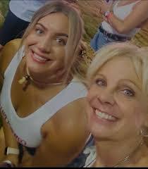 Heather Thorson's Instagram, Twitter & Facebook