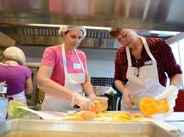 Culinary Workshop Trains School Chefs In Nutrition Culinary Classes School Food Culinary