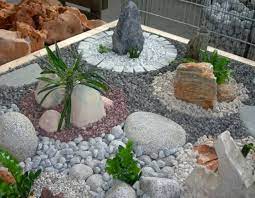 jardin avec cailloux du gravier decoratif et des galets gris la modernite absolue gardendesign decoration jardin cailloux jardin moderne deco jardin