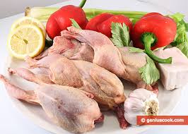 Irrorata da una salsa di brodo con fecola, limone, pepe e aglio la quaglia si rivela un piatto squisito. Quaglie In Padella Ai Peperoni Piatto Di Carne Gastronomia Geniale Ricette Di Piatti Saporiti E Utili Per La Salute