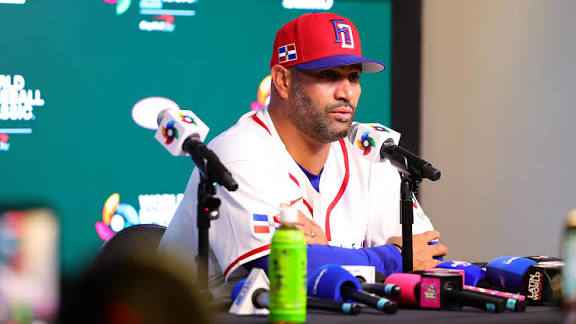 Dominican Republic's Albert Pujols Reacts to Ump's Final Strike 3 Call in  Loss to USA in WBC Semis