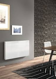 Le Style Epure De Ce Radiateur Eau Chaude En Acier S Accordera Avec Tous Les Styles De Decoration Int Radiateur Styles De Decoration Interieure Radiateur Acier