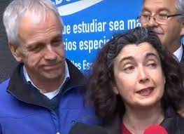 Hace años que paulina urrutia debe lidiar con el desgaste que significa cuidar a una persona son alzheimer. Paulina Urrutia Y Efectos De La Cuarentena En Alzheimer De Augusto Gongora Ha Sido Devastador Meganoticias