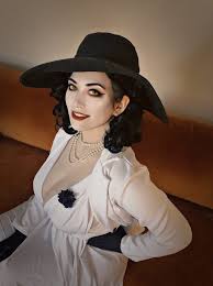 Countess alcina dimitrescu (オルチーナ・ドミトレスク oruchīna domitoresuku), commonly referred to as lady dimitrescu, was a mutant human aristocrat. 8 Ways Resident Evil S Lady Dimitrescu Is Getting Lots Of Love Nerd Reactor