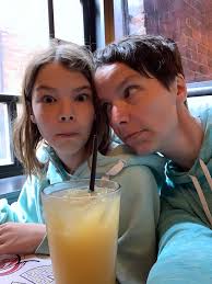 Linds (she/her) (@yklindsay)