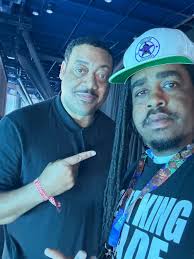 Astro Bot become DJ! So cute 😍