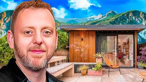 John Tee-Van was a highly accomplished American zoologist and  ichthyologist. He has contributed significantly to zoology throughout his  career, particularly… Read More: Tee John Biography: Age, Net Worth, Wife,  Wikipedia, Height, Nationality