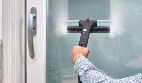 This permanent magnetic drum allows the automatic and continuos separation of the iron materials. Window Cleaning Accessory Kit For Steam Cleaner Polti