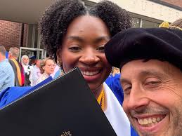 This morning, our Freshman Academic Honors Seminar students listened to  Dean Sarnoff interview Honors College Vice-President Brooklyn Higginbotham,  now in her third year. Brooklyn spoke about adjusting to college life  during her