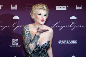 Promis unter palmen stream / georgina fleur deshalb ist sie nicht bei promis unter palmen dabei tv digital : Promis Unter Palmen Kate Merlan Ersetzt Georgina Fleur Express De