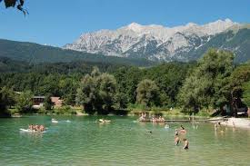 Weisslahn Badesee Und Freizeitzentrum In Terfens Im Familienurlaub Tirol Baden Mit Kindern Im Karwendel Badesee Karwendel Familienurlaub