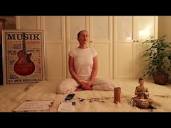 Yoga mit SARANDEV für 5 tes Chakra - YouTube