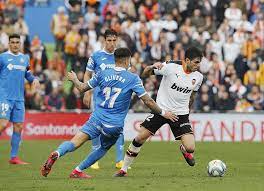 Carlos soler (valencia cf) transforma o penalty, remate com o pé direito junto à base do poste esquerdo. Bgr4 Im Mwtnzm