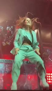 Julieta Poggio tuvo un descuido hot en un show: qué le pasó – Revista  Paparazzi