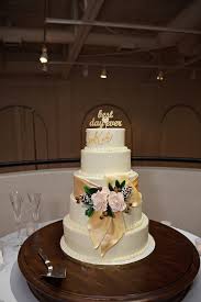 Traditional Formal Wedding Cake Revival Photography Https Www Theknot Com Marketpla Wedding Website Free Beautiful Wedding Cakes Winter Wedding Inspiration