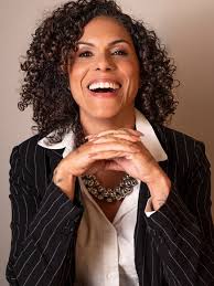 De repente você se permite viver algo novo e se surpreende com a mulher que  você descobre… é isso é mágico demais 🥹