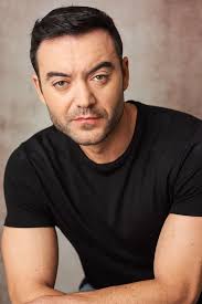 Chris Levine's Instagram, Twitter & Facebook