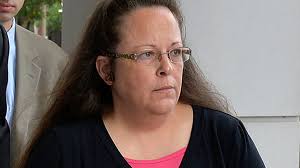 Twitter conservatives lose it after Kim Davis is jailed: "The federal  government's incarceration of Christians has begun"