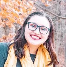 Danielle Hinrichs's Instagram, Twitter & Facebook