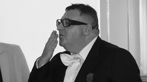 Fashion designer alber elbaz, best known for breathing new life into the french design house lanvin before his departure in 2015, died on saturday at the age of 59. Qkoaji 2ofuhkm