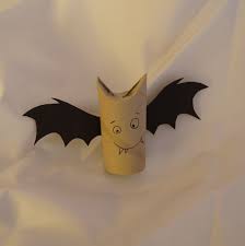 Fledermaus Aus Klopapierrolle Halloween Deko Fledermaus Basteln Klorollen Basteln Und Diy Sachen