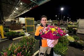 Our expert florists create beautiful bouquets, contemporary floral arrangements, a premium selection of indoor plants and luxury gifts for delivery throughout melbourne. Flower Market Marketfresh