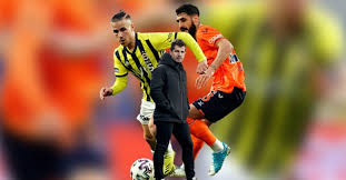 Galatasaray ligde puanını 45'e çıkartırken, medipol başakşehir ise 24 puanda kaldı. Basaksehir Fenerbahce 1 2 Mac Ozeti Fotomac