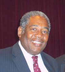 Robert Strauss Obituary (2014)