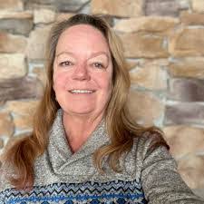 Linda Labarge's Instagram, Twitter & Facebook