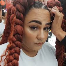 Seja Miss que conserta a coroa de outra Miss sem dizer ao mundo que estava  torta. . . Foto for @hapuquestorymaker Penteado @querenmaquiagens Make EU .  . @eduardoarauju @missplussizenacionaloficial