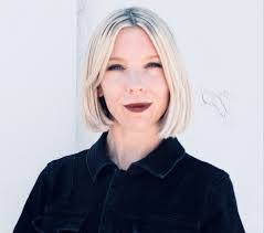 Emily Denton's Instagram, Twitter & Facebook