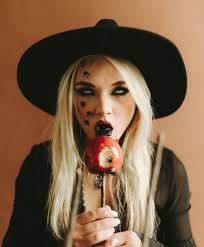 Halloween themed candy apples and treats 🎃 🧙 🔪 🩸