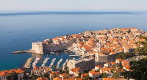 This is one of the most frequent and most popular bus lines in the town as it connects old town with lapad peninsula. Altstadt Von Dubrovnik Wikipedia