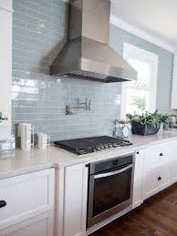 Fixer Upper Texas Sized House Small Town Charm Charm Fixer House Small In 2020 Kitchen Backsplash Trends Subway Tile Backsplash Kitchen Kitchen Tiles Backsplash
