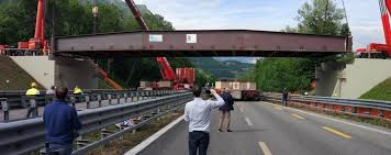 Badoo ir 485m lietotāju, tu atradīsi kādu annone di brianza. Annone A 941 Giorni Dal Crollo Posato Il Nuovo Ponte Sulla 36 Cronaca Annone Di Brianza